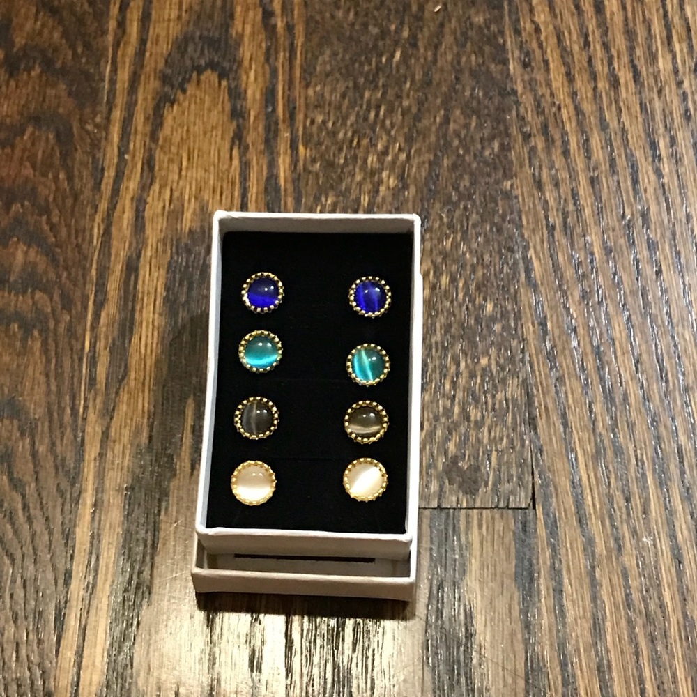Earrings stud screw earrings